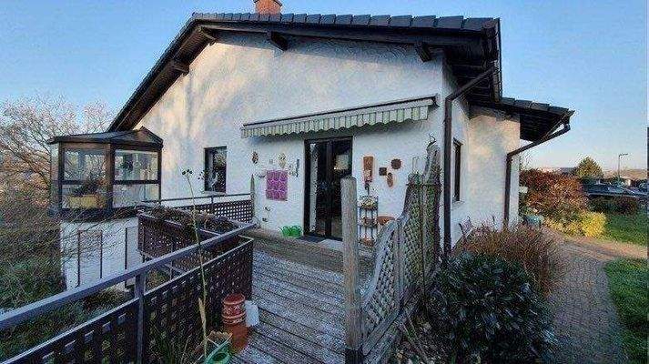 Seitenansicht mit Ausgang