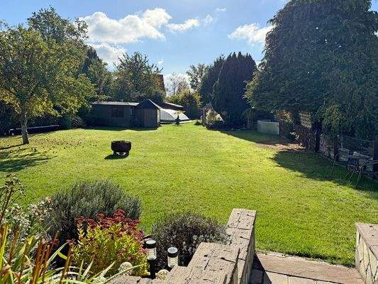 Blick in den traumhaften Garten