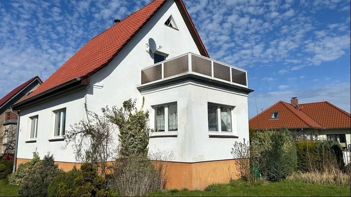 Außenansicht mit Balkon