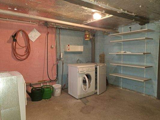 Kellerraum 1 mit Waschmaschinenanschluss