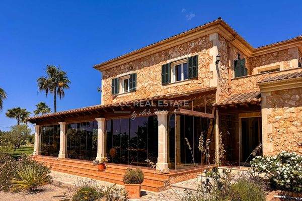 Wintergarten und Haupteingang