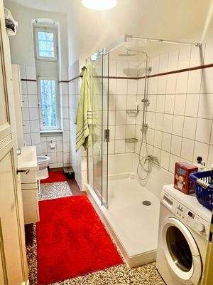 Duschbad mit Fenster