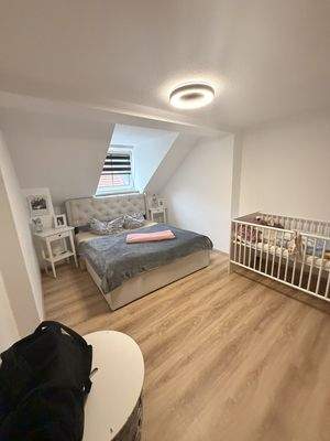 Schlafzimmer links - 2.OG li