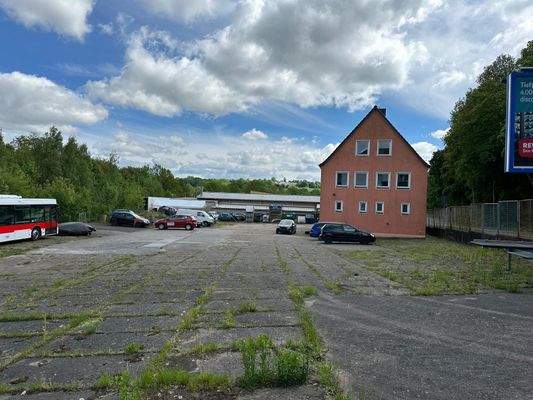 Großzügige Hoffläche.jpg