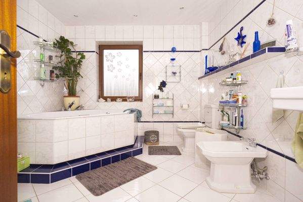 Badezimmer im Dachgeschoss