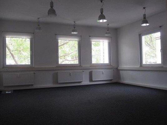 Büro-/Praxisflächen 1. OG