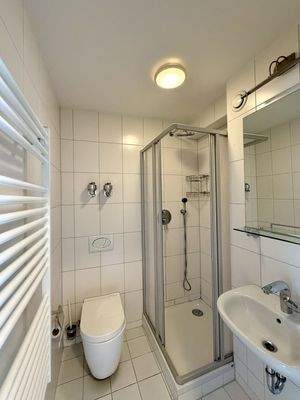Badezimmer mit Dusche