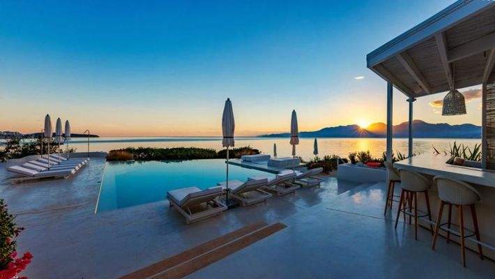 Kreta, Agios Nikolaos: Deluxe 5* Hotel mit Privatstrand zu verkaufen