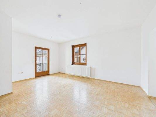 CAM04191G0-PR0066-STILL008