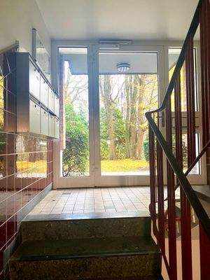 Gepflegter Hausflur/Treppenhaus