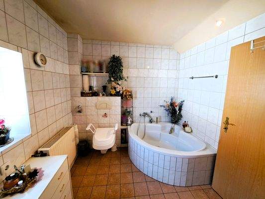 Immobilienperle Veronika Löffler - Obergeschoss - Badezimmer