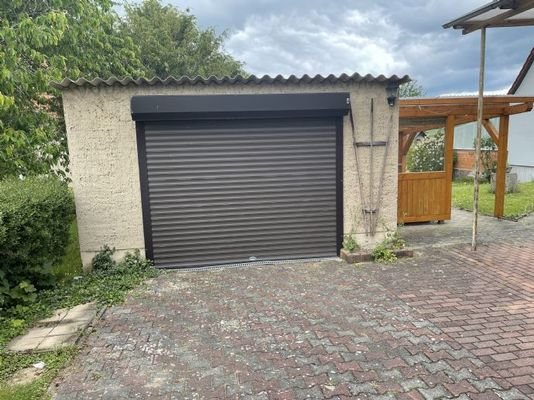 Garage mit Rolltor