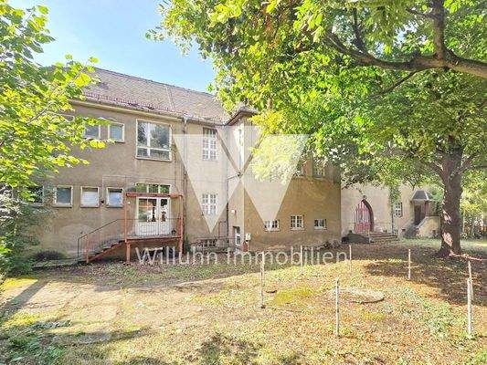 großer Gebäudekomplex