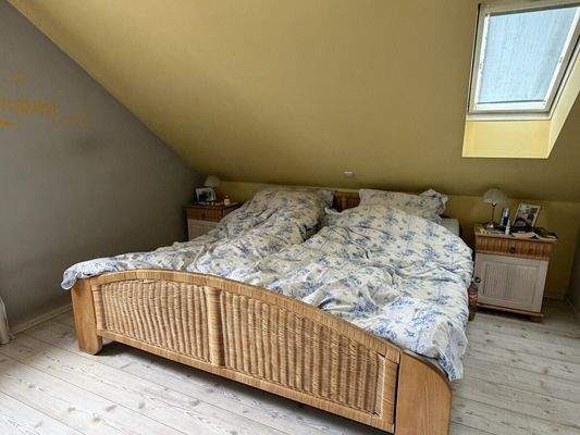 1. Wohnung DG Schlafzimmer I