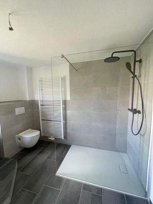 Badezimmer_Dusche.jpeg