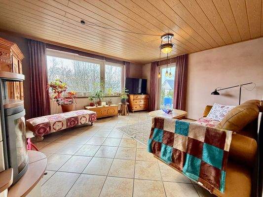 Wohnzimmer mit Kamin Erdgeschoss