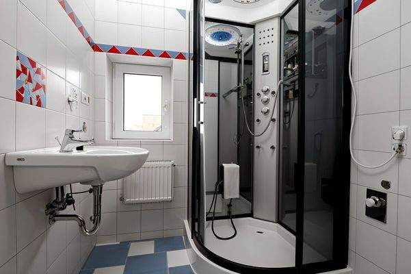 Das separate Tageslicht-Duschbad