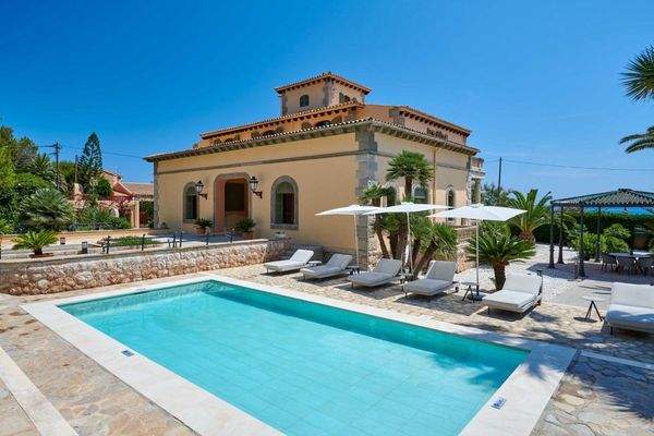 Luxusvilla in erster Meereslinie zu vermieten in Cala Ratjada, Mallorca