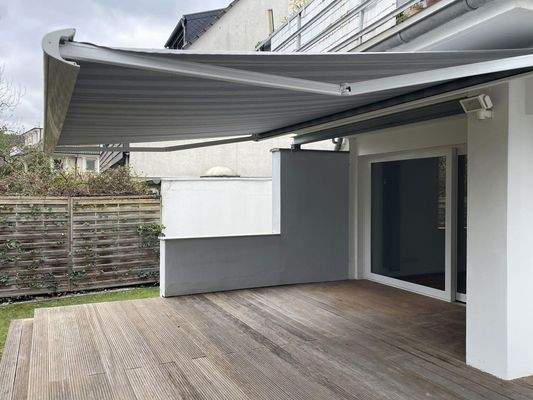 Terrasse mit Markise