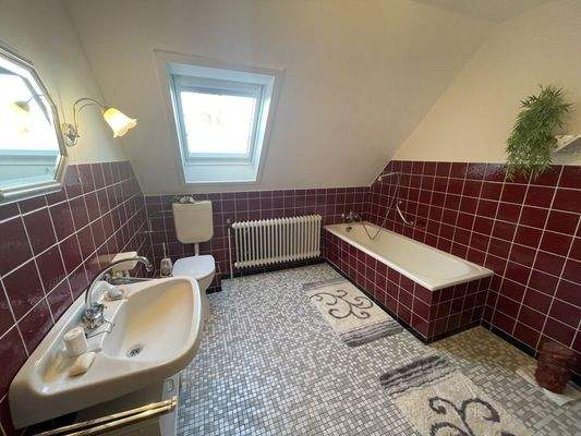 Wannenbad DG-Wohnung