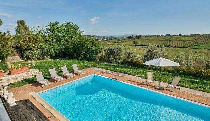 Toskanischer "Casale" auf den Hügeln zwischen Lucca und Florenz - Toskana