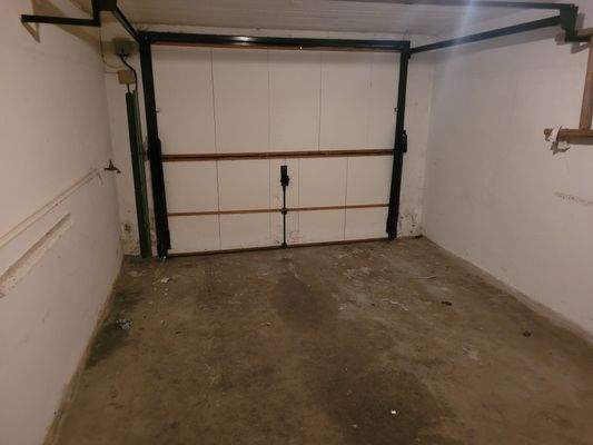 Garage innen.jpg
