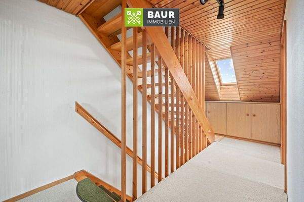 OG links Flur Treppenhaus