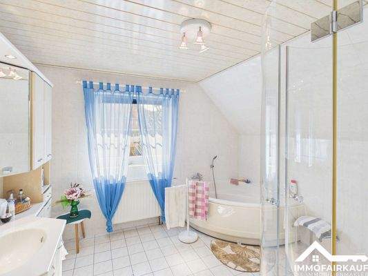 Bad im Obergeschoss