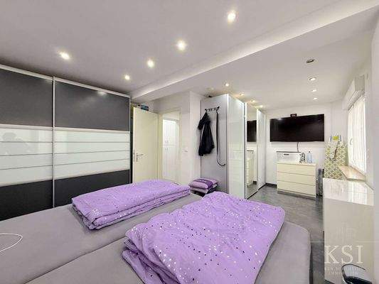 1. OG - Schlafzimmer A2