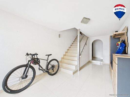 REMAX Immobilien DeLux Einfamilienhaus  Bebelsheim Diele Mark Borowicz