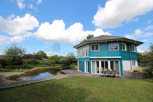 Großes Gartengrundstück