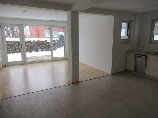 bodentiefe Fenster mit Gartenzugang