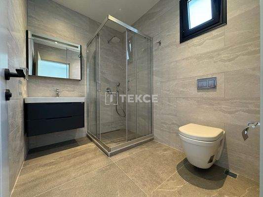 Semi-Detached Houses with Gardens and Pools in Çeşme Reisdere