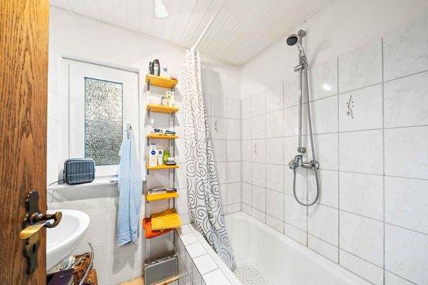 Badezimmer mit Badewanne