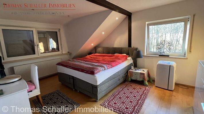 Schlafzimmer DG