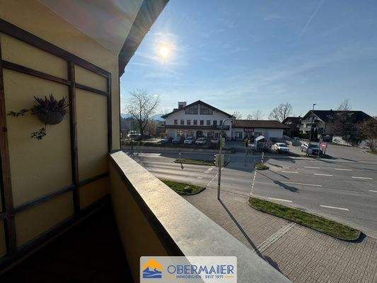 09_Gemütlicher_Balkon_für_sonnige_Sommerabende