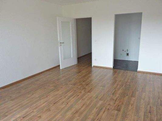 WOHN/SCHLAFZIMMER M.BLICK Z.FLUR U.KÜCHE Ansicht 2