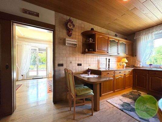 Vis a vis dem Esszimmer, die ... 