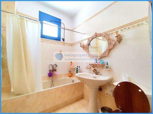 db2e1af8e6db440cb09b979f92e5b1cb-original