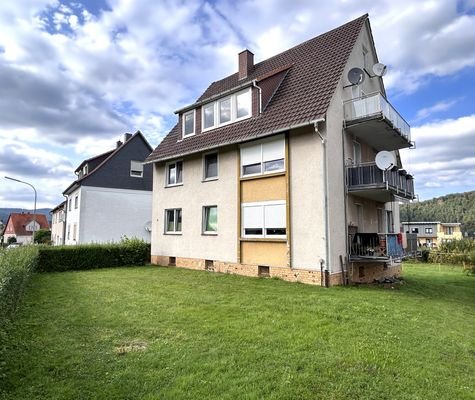 Seitenansicht mit Balkonen
