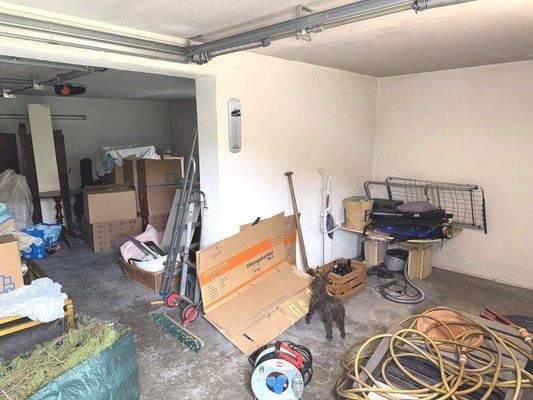 Doppel- und Einzelgarage