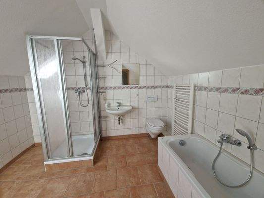 Badezimmer Maisonette Wohnung.jpg