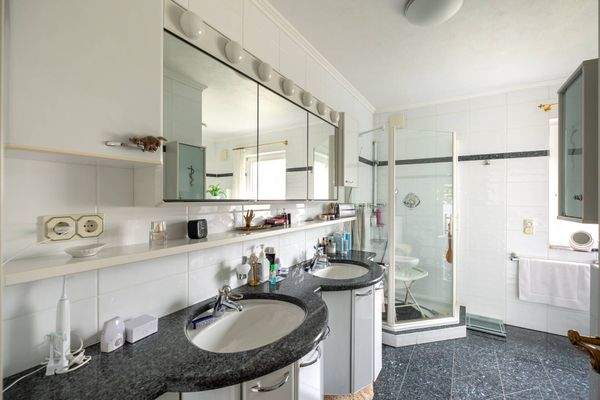 Badezimmer Erdgeschoss