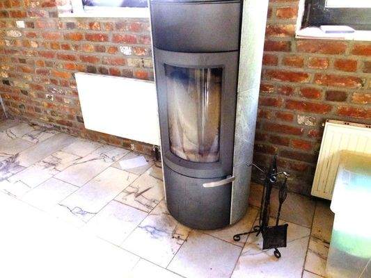 Ofen mit Aussenkamin