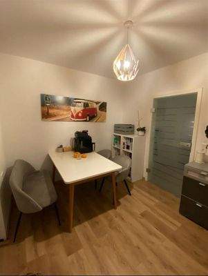 ]MFH OG rechts Esszimmer mit Balkon