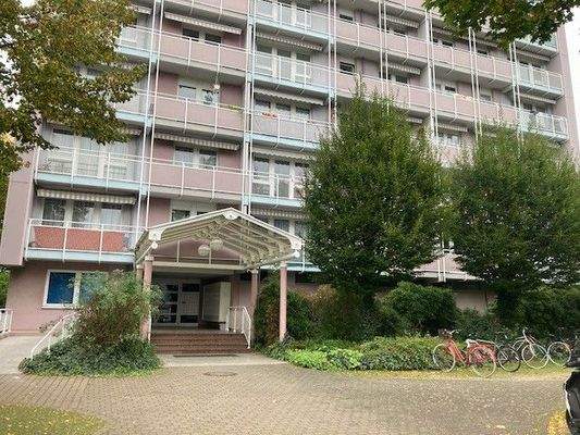 Hauseingang des Hochhauses