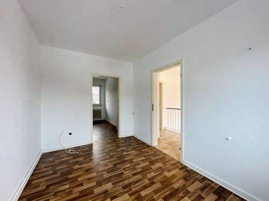 Vorderes Zimmer mit Blick ins hintere Zimmer