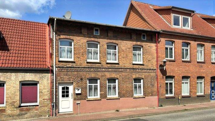 Vorder-/Straßenansicht