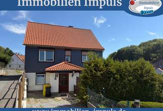 Hausansicht von der Straße
