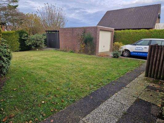 Garten mit Blick zum Haus